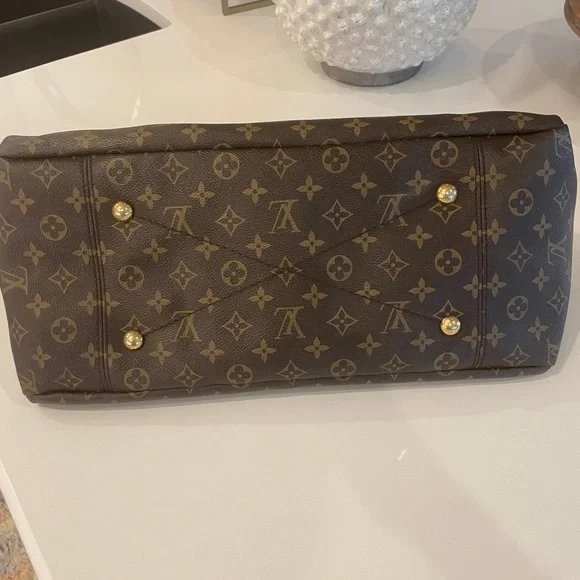 Louis Vuitton Artsy MM Monogram Shoulder Bag Tote Purse (CA1141) Gently used. - Picture 9 of 17